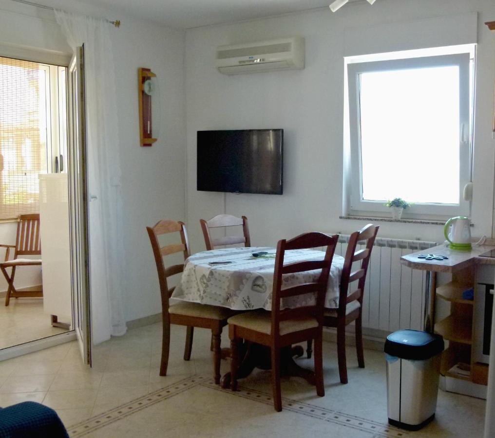 Apartmani Marija Medulin Exterior photo
